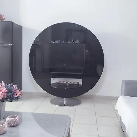 Lavender Apartment *